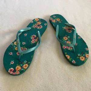Aeropostale Green Floral Flip Flops
